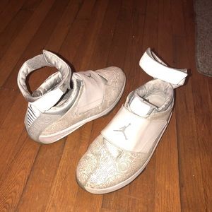 Air Jordan “Laser” 20s